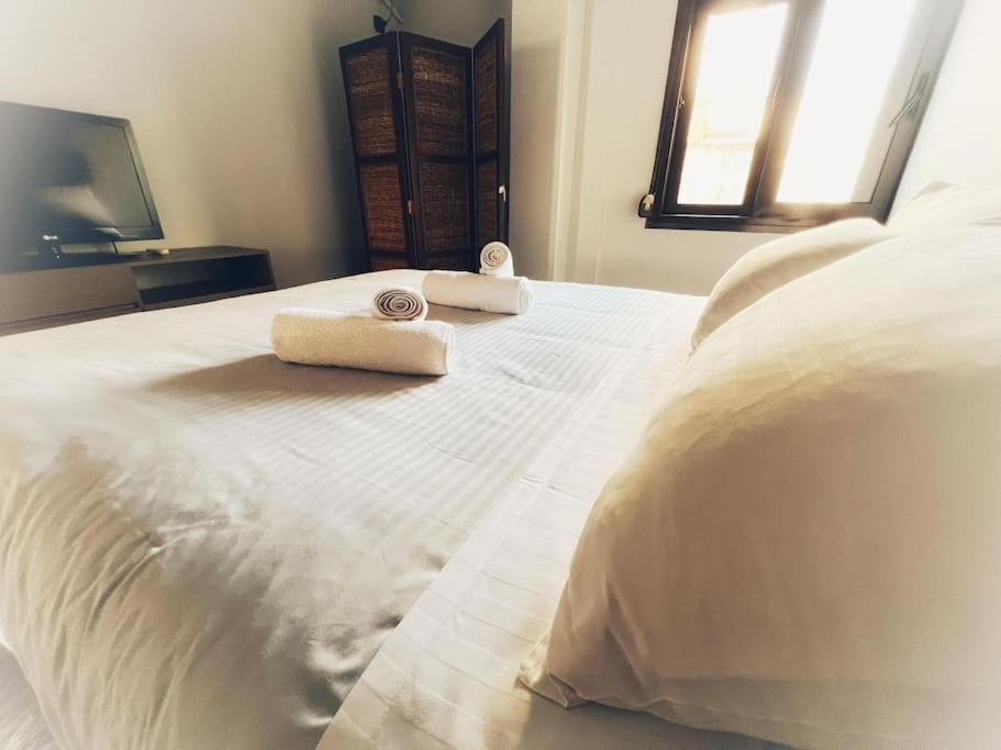 The Beehive Apartment Mytilene Bagian luar foto