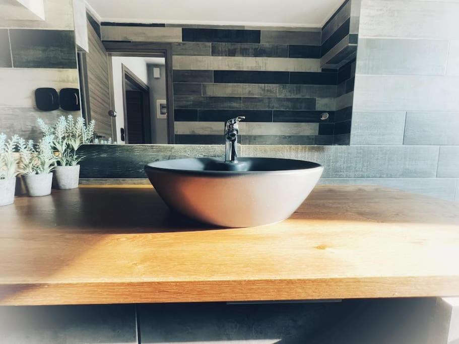 The Beehive Apartment Mytilene Bagian luar foto