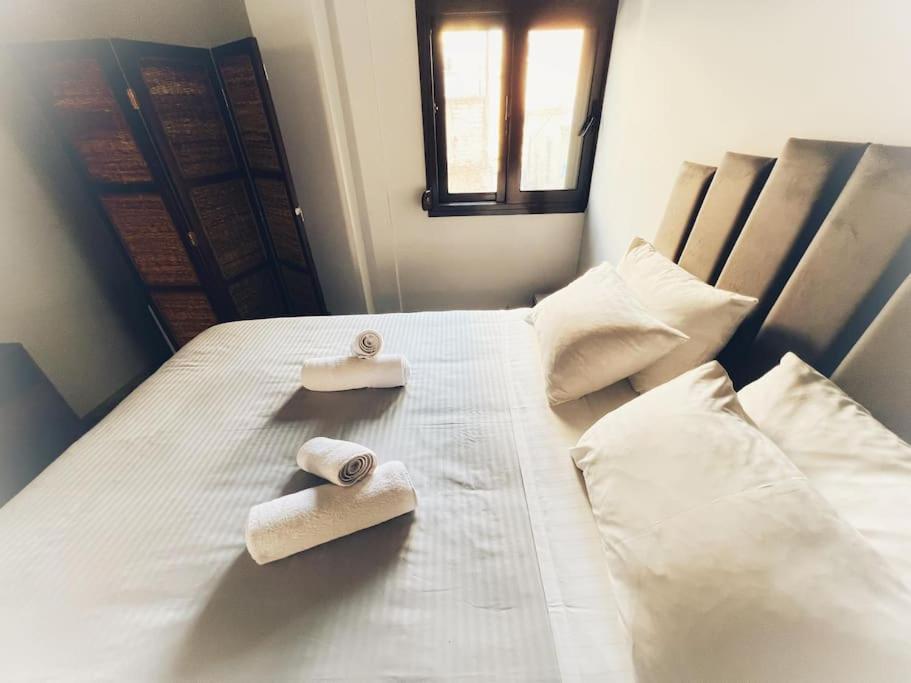 The Beehive Apartment Mytilene Bagian luar foto
