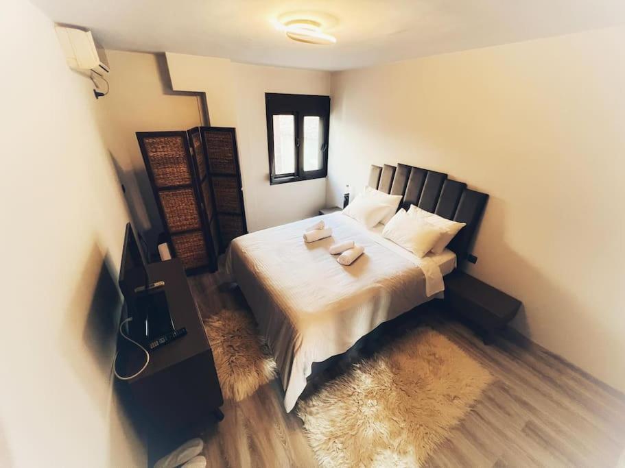 The Beehive Apartment Mytilene Bagian luar foto